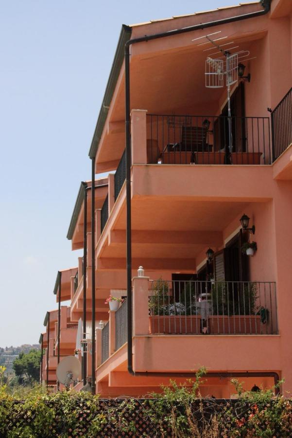Poseidone Sea Apartment Taormina Mazzeo Exterior photo