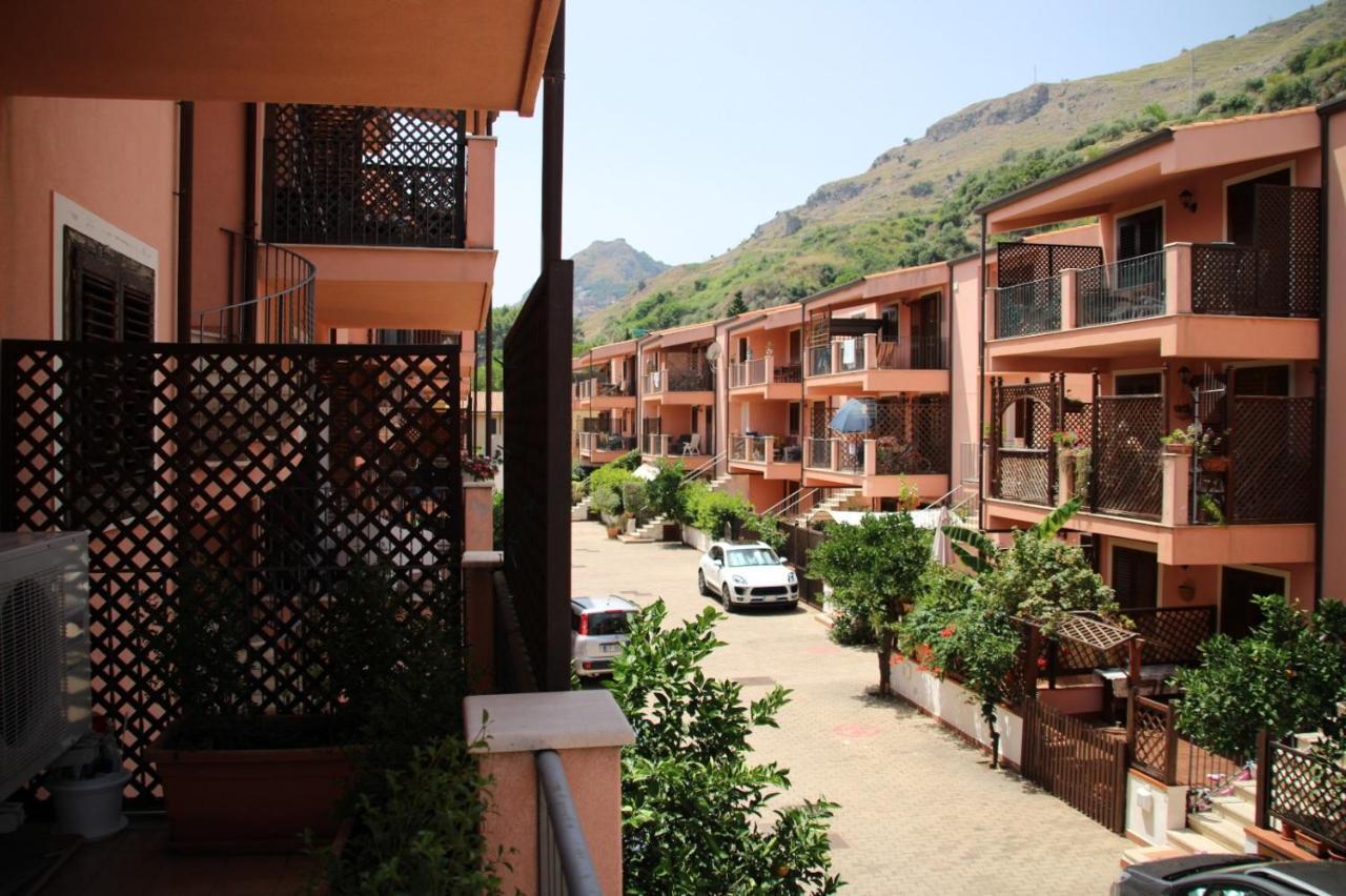 Poseidone Sea Apartment Taormina Mazzeo Exterior photo