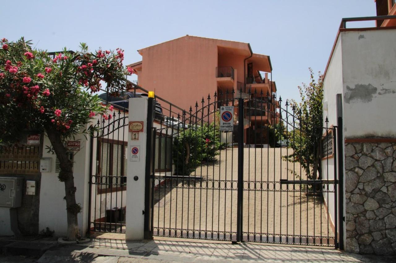 Poseidone Sea Apartment Taormina Mazzeo Exterior photo